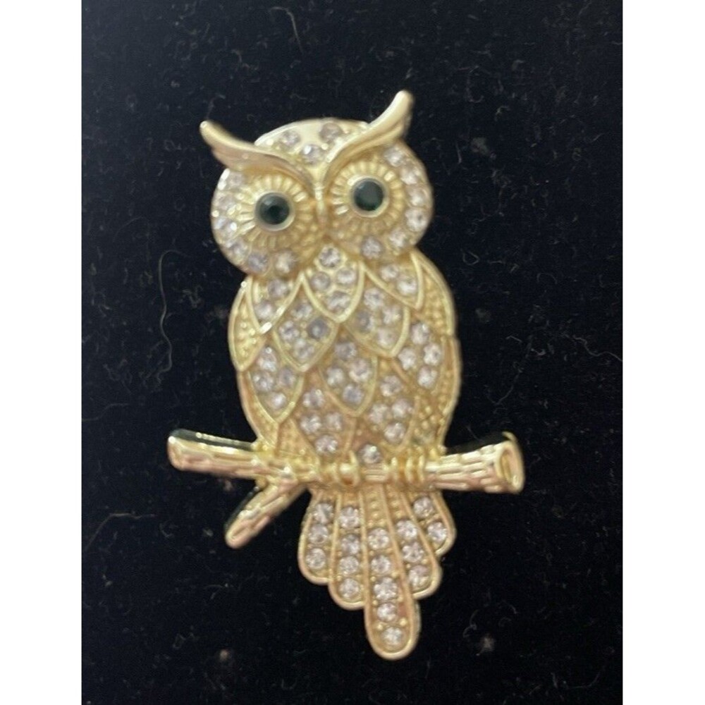 Vintage Gold Tone Owl Brooch Pin Green Rhinestone Eyes Small Figural Jewelry